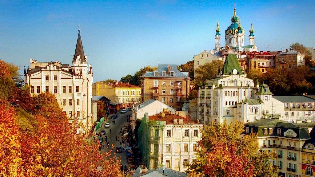 Kiev Zhuliany Havalimanı'na Özel Uçak Kiralama